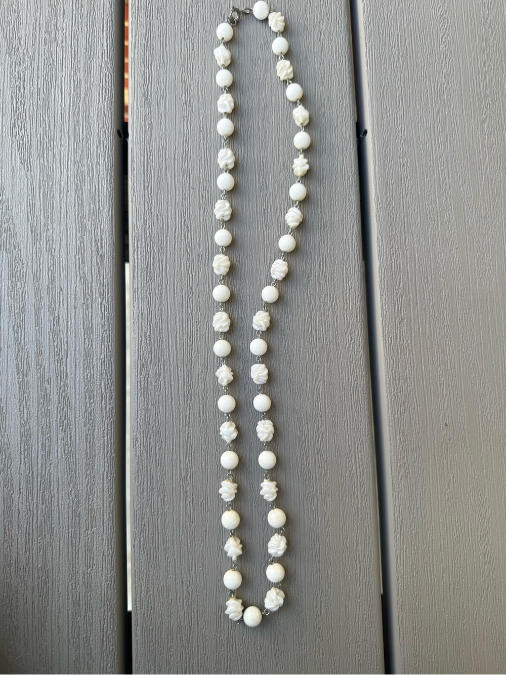 Vintage Sarah Coventry White Rose Flower Beaded Necklace 29” Unsigned